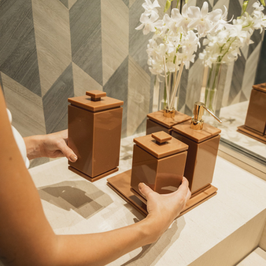 PORTA ACESSÓRIOS BAIXO COM TAMPA DORIA - MOCHA MOUSSE